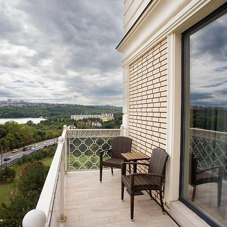 Luxury Apartment In The Superb Location คีชีเนา ภายนอก รูปภาพ