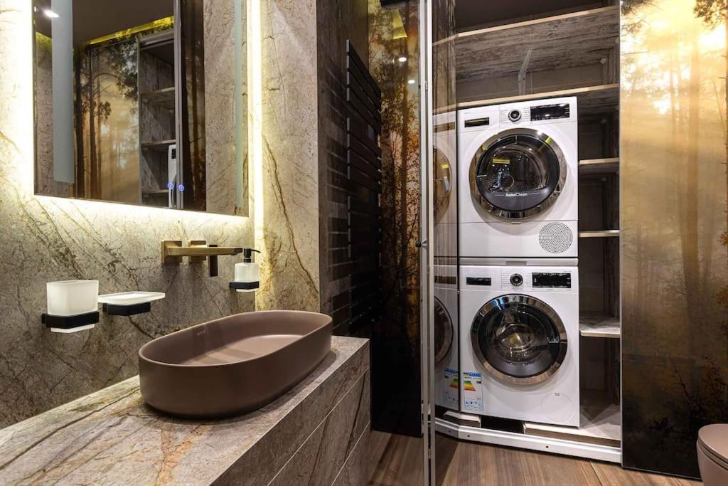 Luxury Apartment In The Superb Location คีชีเนา ภายนอก รูปภาพ